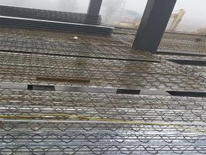 鋼結(jié)構(gòu)與鋼筋桁架樓承板