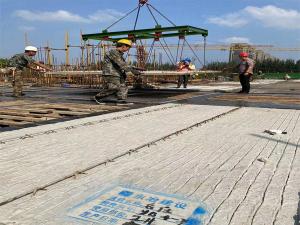 預制疊合板現場安裝 (1)