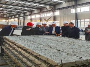 領(lǐng)導(dǎo)參觀指導(dǎo)工作  (2)